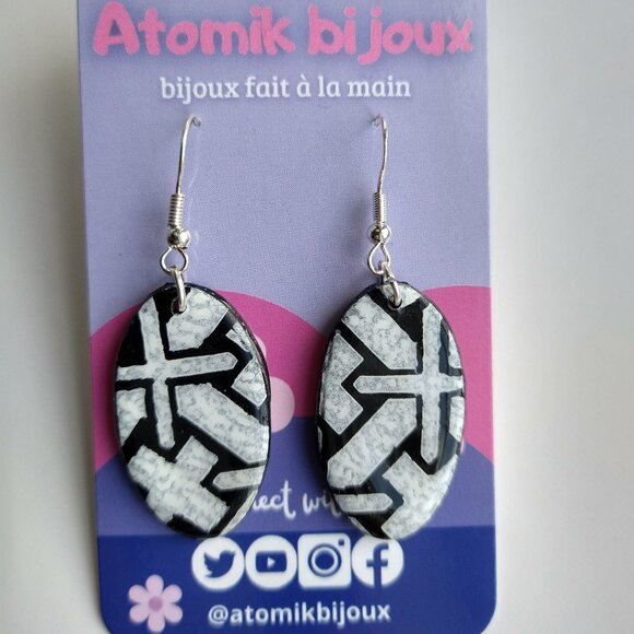Handmade black and white polymer clay earrings. Boucles d'oreilles - Picture 1 of 5